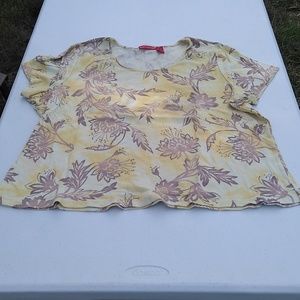 Gloria Vanderbilt Size 3X  short sleeve top. Yellow with a brown flower print.